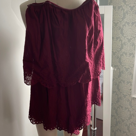 H&M Burgundy Strapless Scallop Embroidered Romper Size 12 - Picture 11 of 12